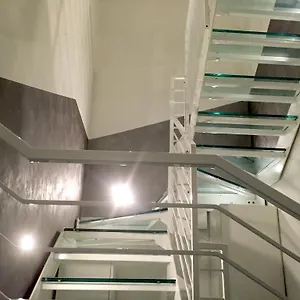 شقة دومو إن, ميلان